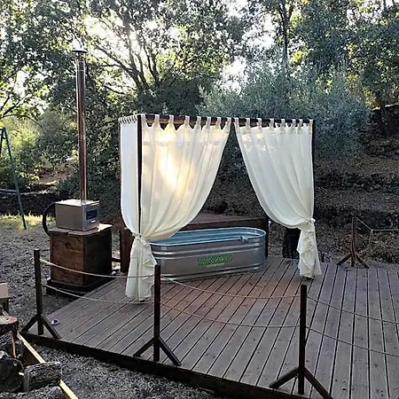 Le Querce Dell'etna Bed & Breakfast 3*